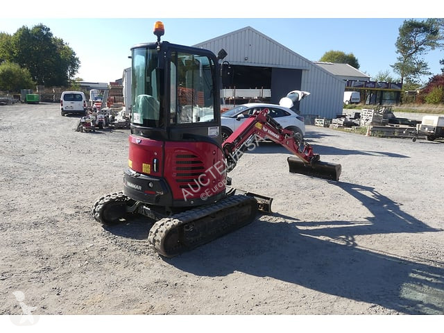 جرافة Yanmar VIO23-6