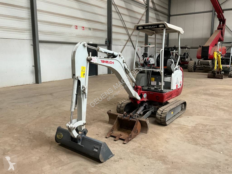 Багер Takeuchi TB 216