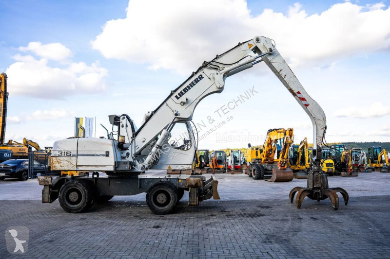 Багер Liebherr