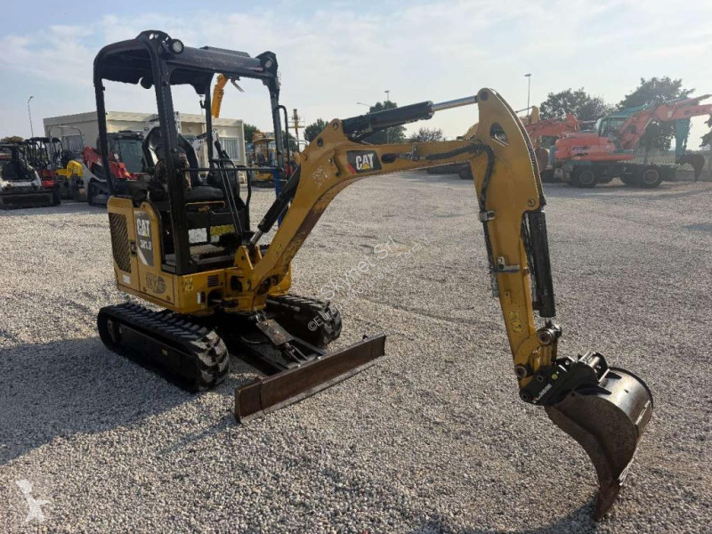 Багер Caterpillar
