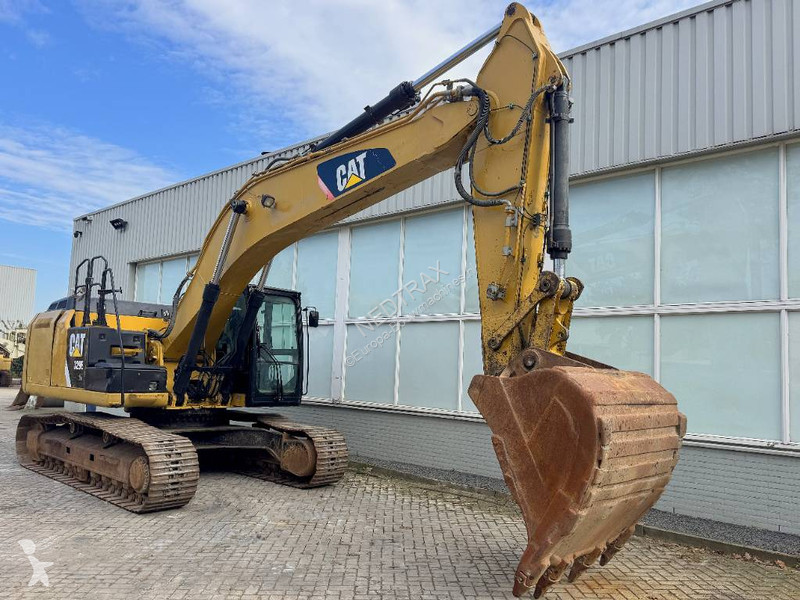 Багер Caterpillar