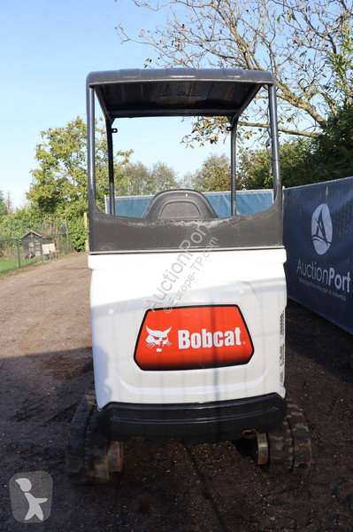 Багер Bobcat E17