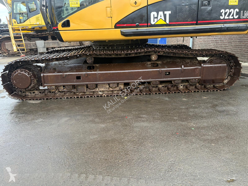 جرافة Caterpillar 322C Excavator - 26.2T -...