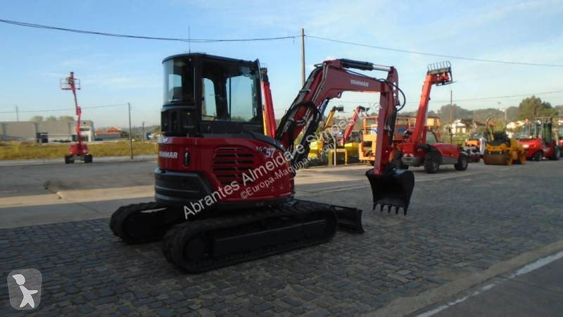 جرافة Yanmar VIO 57