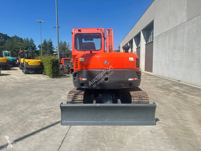 Багер Kubota KX185-3
