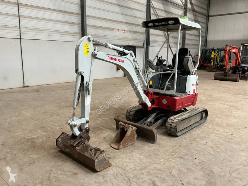 جرافة Takeuchi TB 217 R