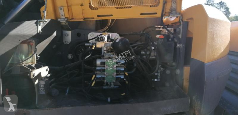 Excavator Mecalac