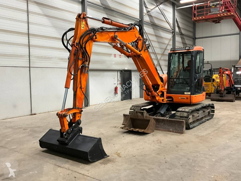 Escavadora Komatsu MR3