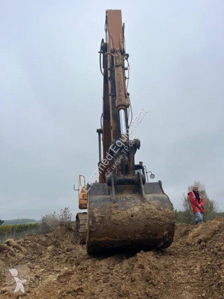 Escavadora Case