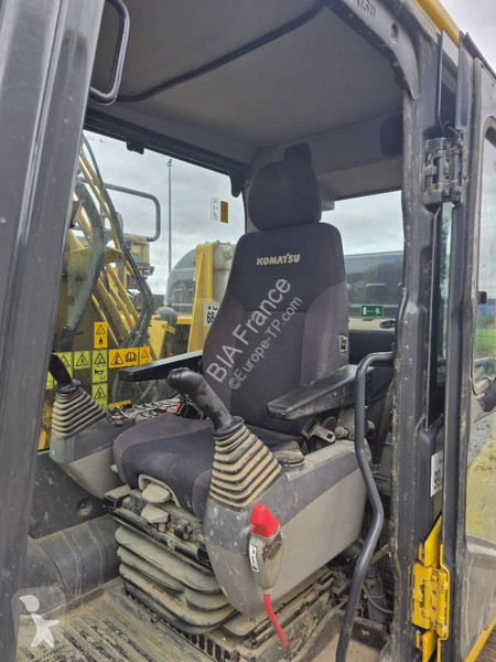 Escavadora Komatsu LC-11