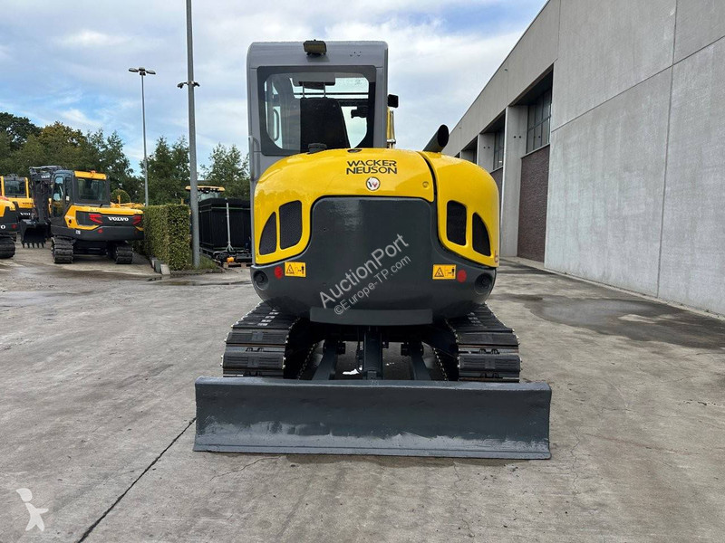 Escavadora Neuson 6003