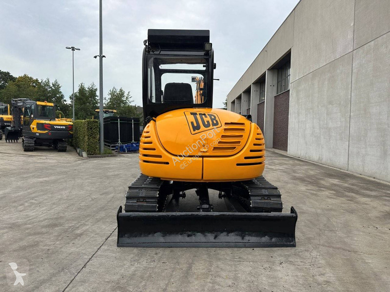 Escavadora JCB 8056