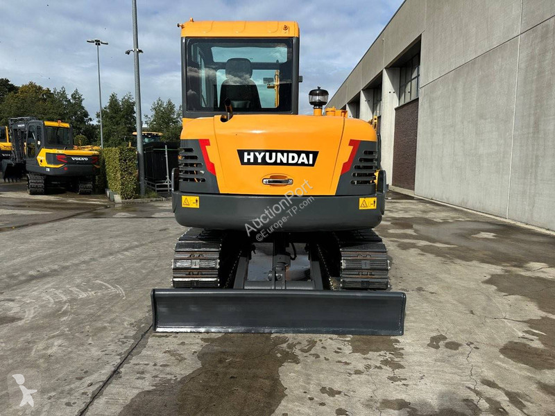 Escavadora Hyundai HX55