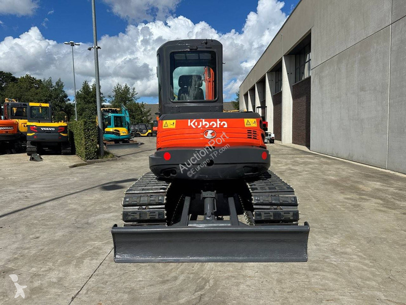 Escavadora Kubota SZ