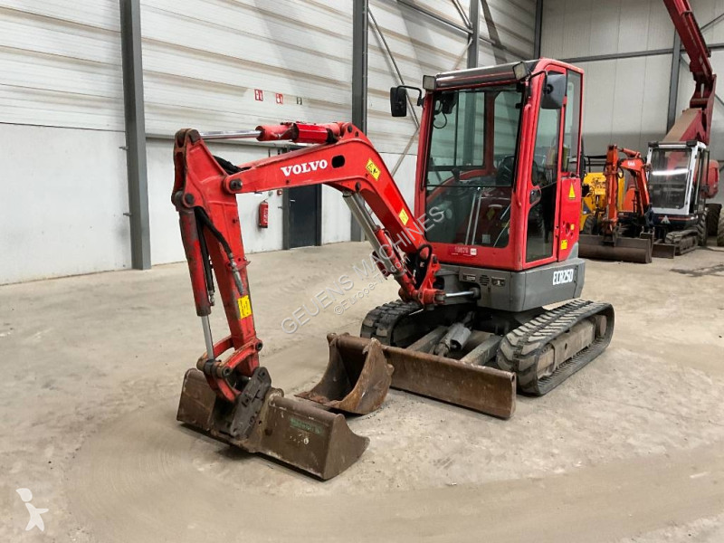 Escavadora Volvo ECR D