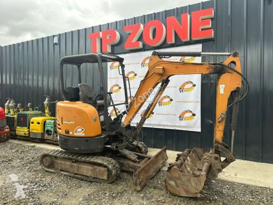 Excavadora Case CX26C