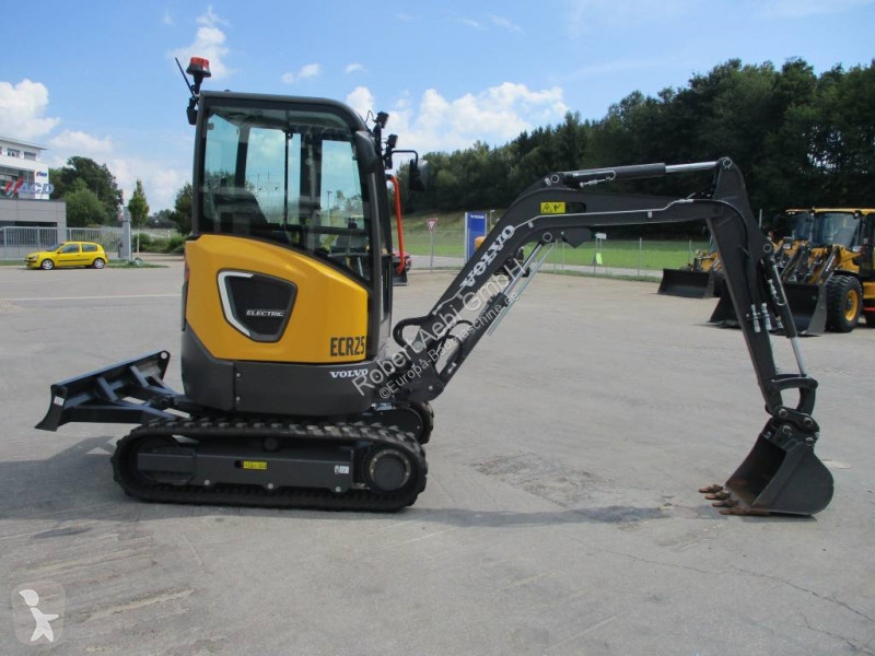 Lopatový nakládač Volvo ECR D Electric