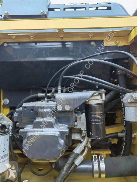 Escavadora Komatsu PC240-8