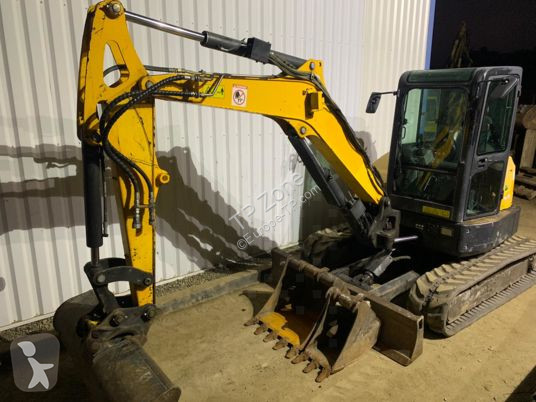 Escavadora Bobcat e50