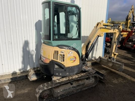 Escavatore Yanmar vio25-4 cabine