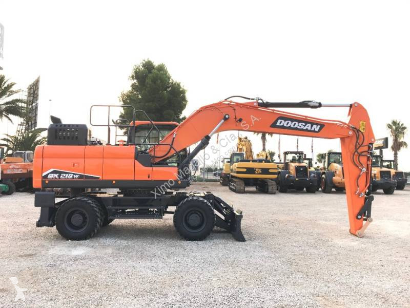 Escavadora Doosan DX210W-7