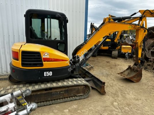 Escavadora Bobcat e50