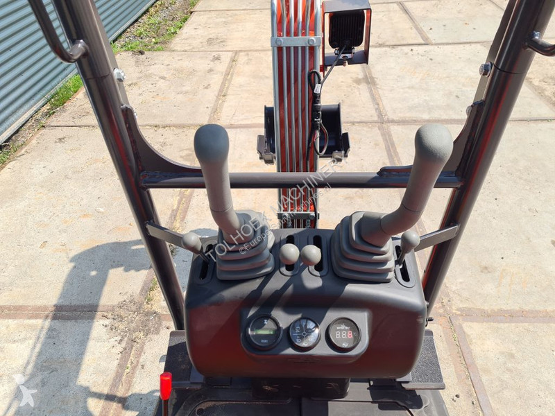 Escavatore Kubota Powered by. XN 12-8