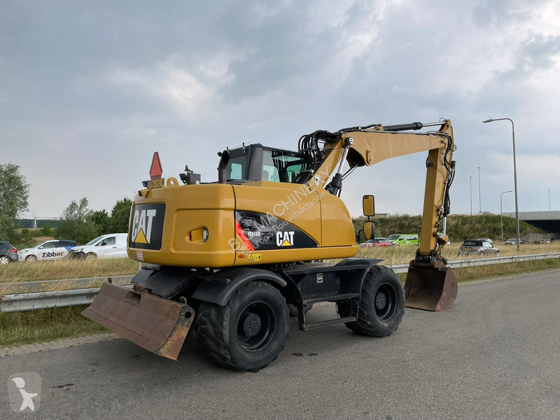 Excavator Caterpillar D - CE
