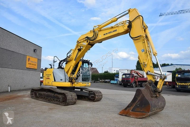 Escavatore New Holland Kobelco E235B SR-LCT