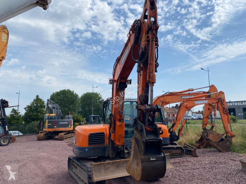 Escavadora Doosan  DX 85R-3