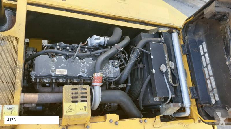 Escavatore New Holland