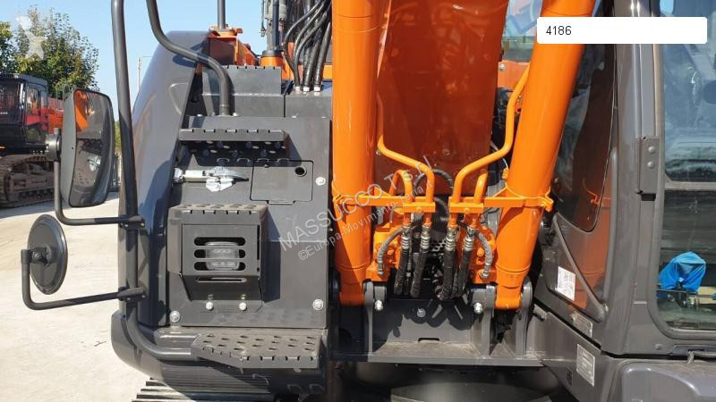 Excavadora Hitachi -7
