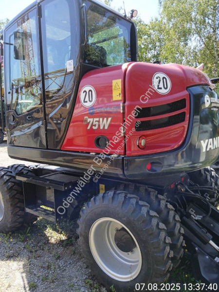 Excavadora Yanmar B75W