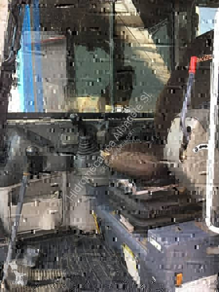 Escavatore Takeuchi TB230