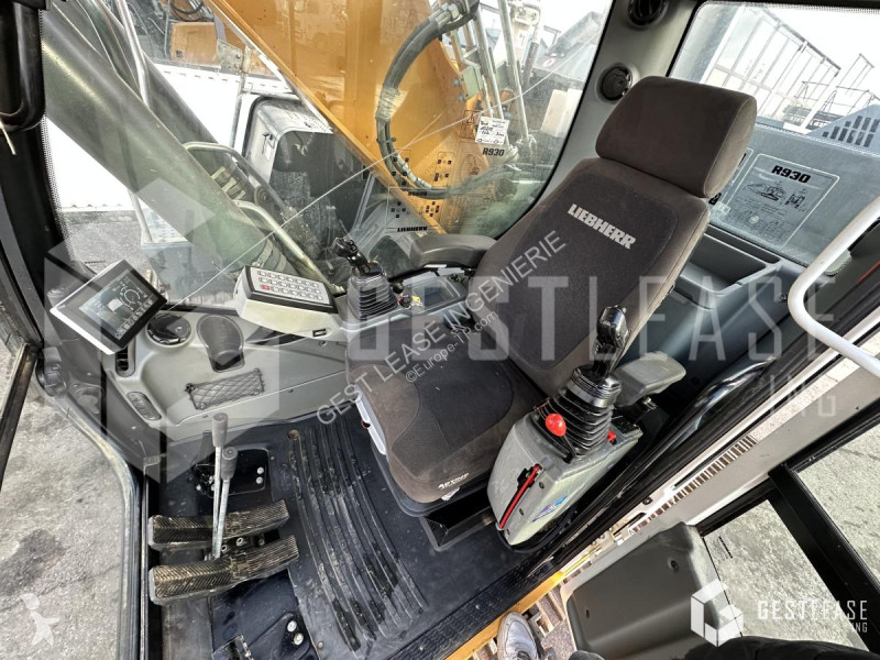 جرافة Liebherr  R930LC G8