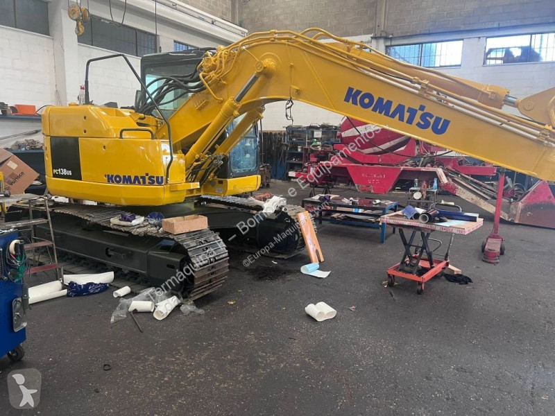 Escavadora Komatsu PC 138 US