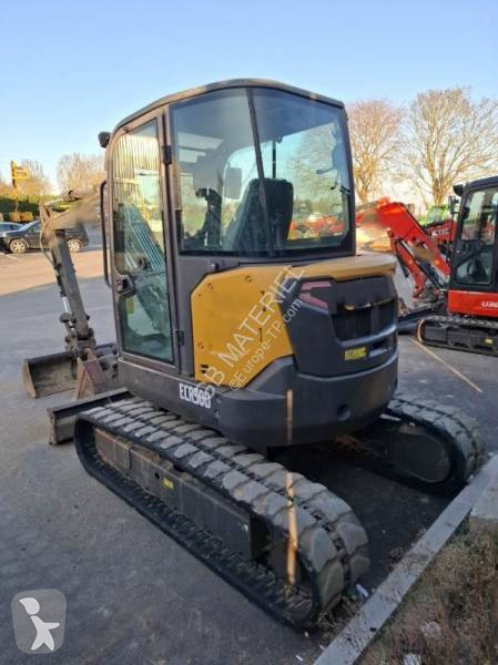 Lopatový nakládač Volvo ECR50D
