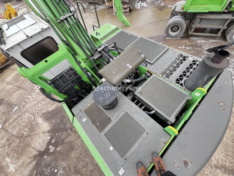 Excavator Sennebogen 825