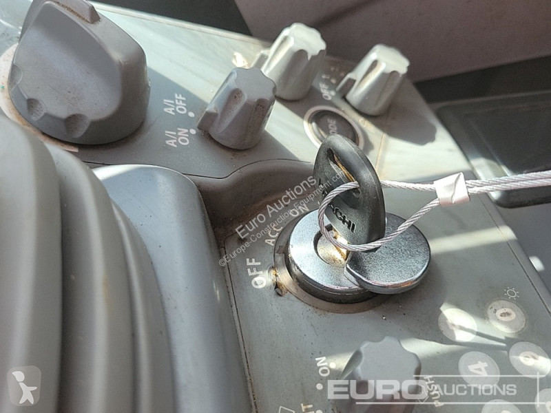 Escavatore Hitachi B-6