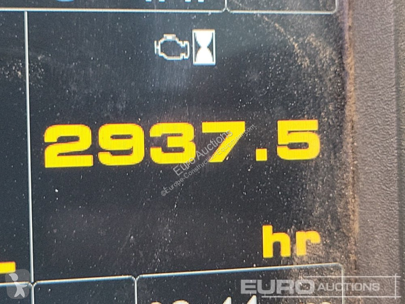 جرافة JCB JS131LC