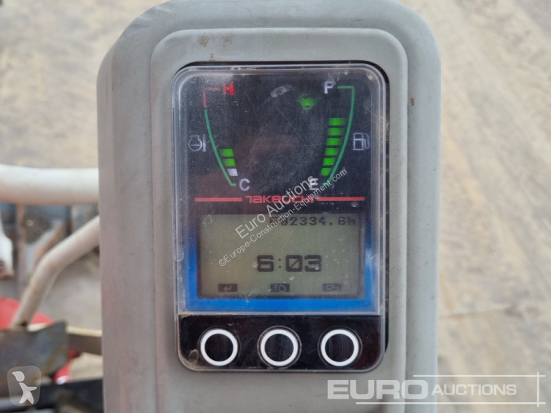 Escavadora Takeuchi TB215