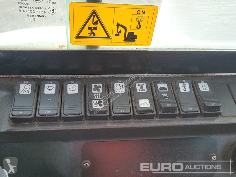 Escavadora Takeuchi 0