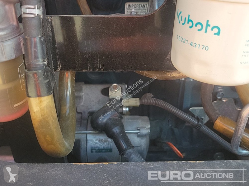 Lopatový nakládač Kubota U36-4