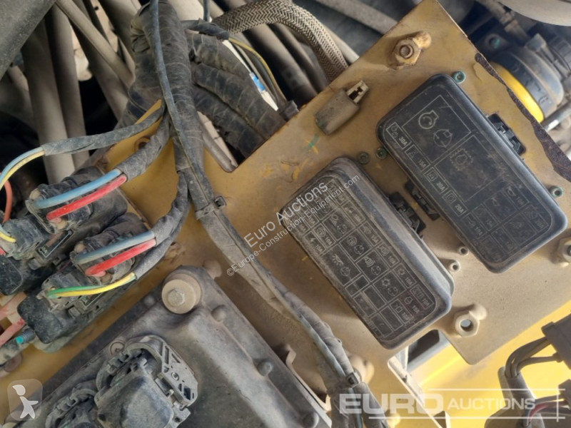Excavator Caterpillar R
