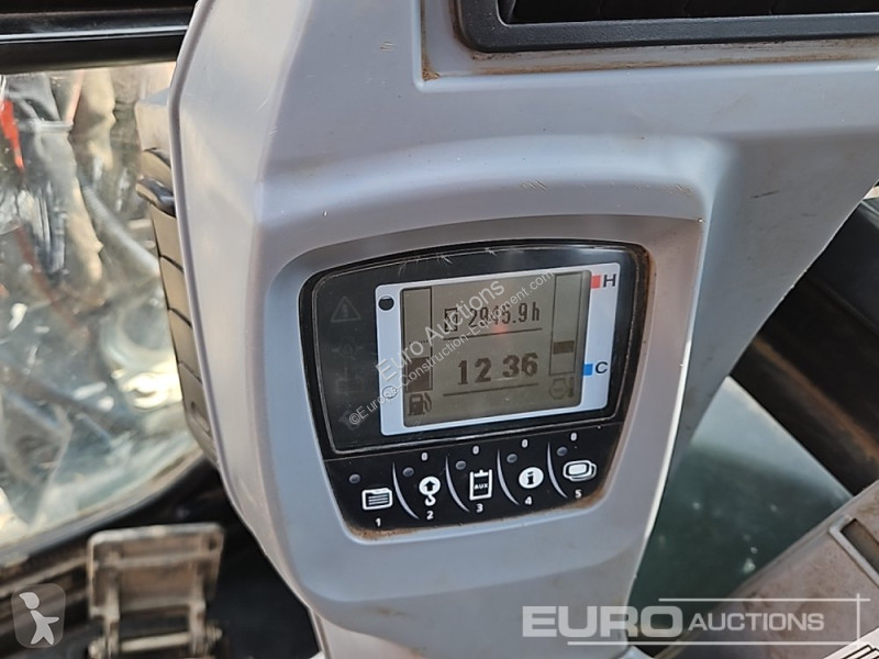 Lopatový nakládač Kubota U48-4