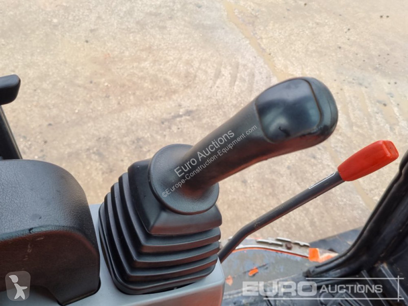 Lopatový nakládač Kubota U48-4