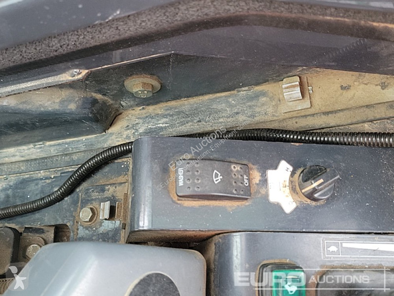 Lopatový nakládač Hitachi ZX26U-6 CR