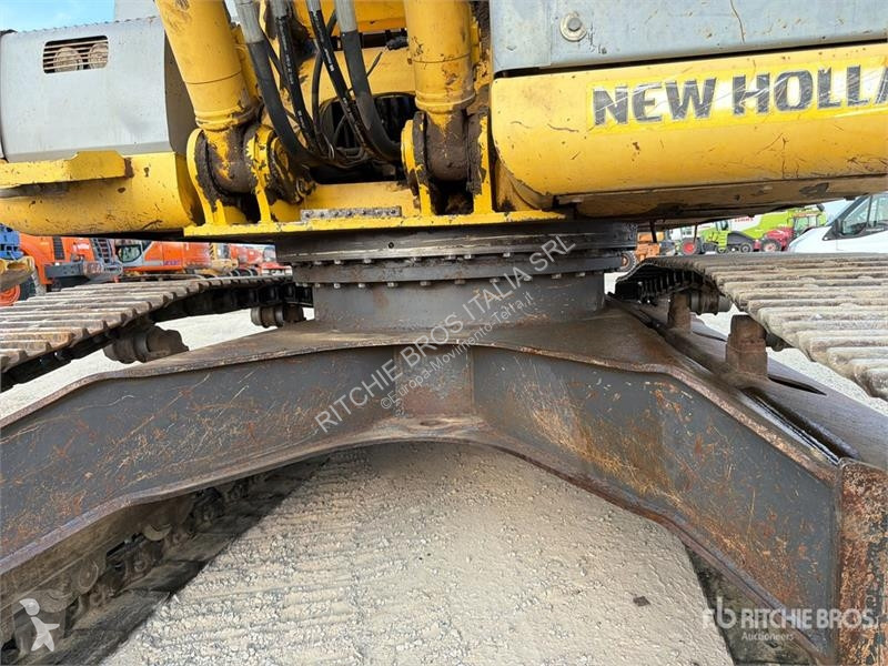 Skovel New Holland Kobelco E215B Tracked Excavator