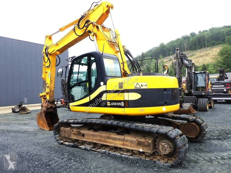 Excavator JCB