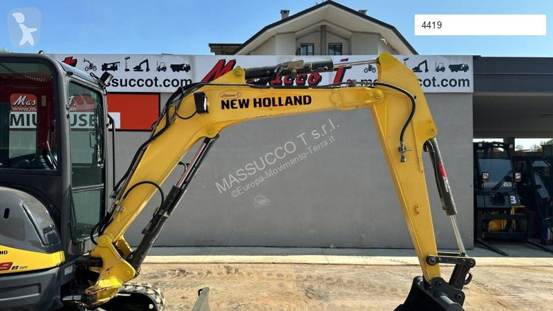 Escavatore New Holland E39B